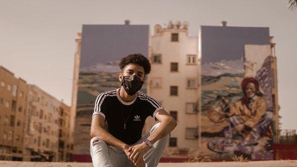 Transform your autumn look: how to brighten your wardrobe with bold fall colors